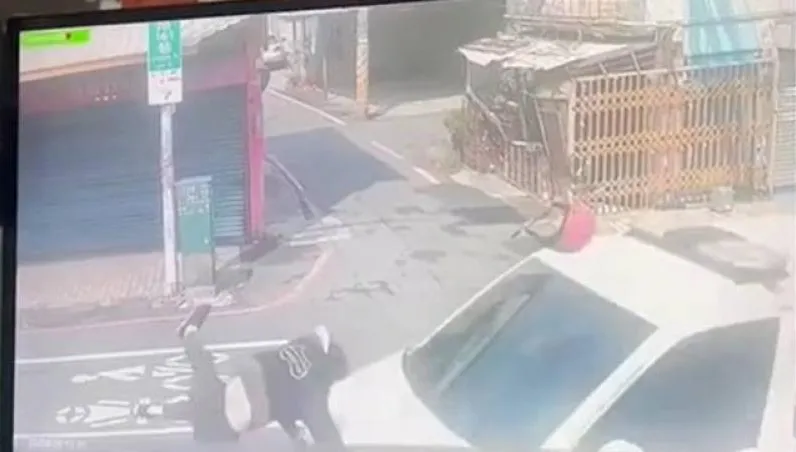 女騎士遭救護車衝撞「安全帽大噴飛」慘送加護病房！事故原因待釐清…
