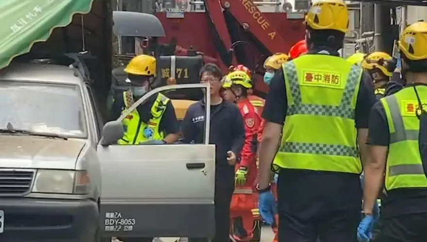 快訊/台中百年民宅倒塌　1人搶救無效身亡