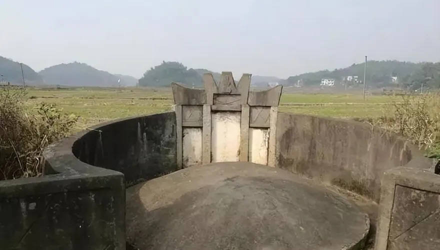 馬英九訪陸兩岸破冰/白石鎮馬英九祖墳列入當地文物名錄　細心照顧墓地完整如初