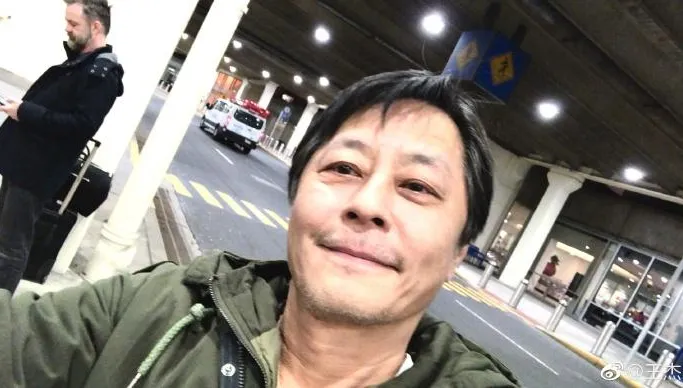 昔遭下毒毀嗓、頭髮剩20％！王傑退歌壇嘆「我老了」曝近況