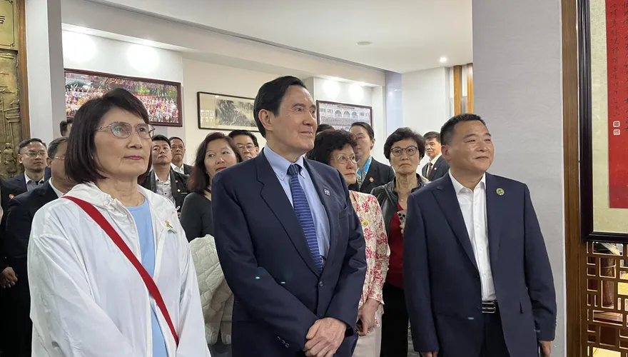 馬英九訪陸兩岸破冰/馬家5姊弟參訪周南中學　明早赴湘潭祭祖