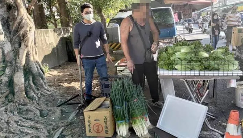 男子靠1招「零成本賣蔥」狂賺　生意嚇嚇叫下場慘了
