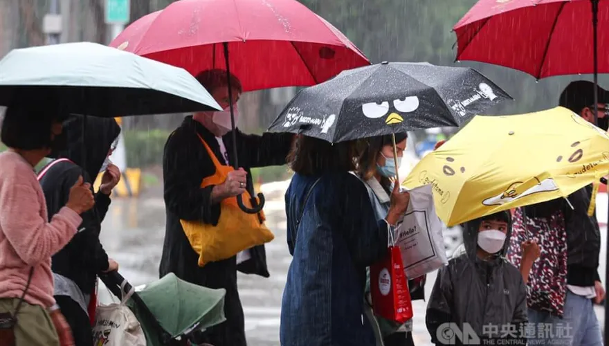 一圖看懂清明連假天氣！全台「這天」轉有雨　7日溫度降恐剩17度