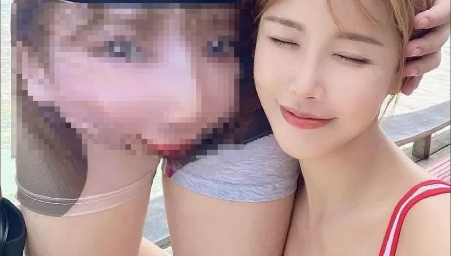 這條馬子狗「恥度極強」！　男穿「女朋友」褲、鼻子好立體