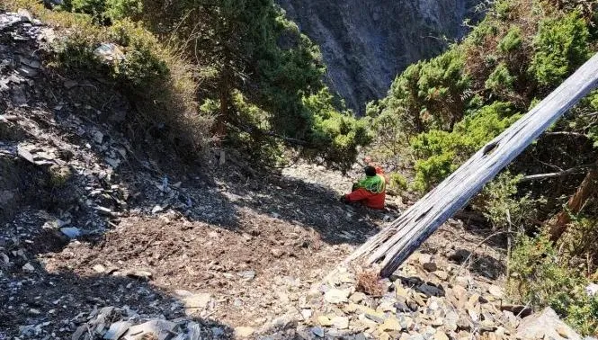 11人攀南投干卓萬山、66歲男疑墜崖失蹤　陸空緊急搜救中