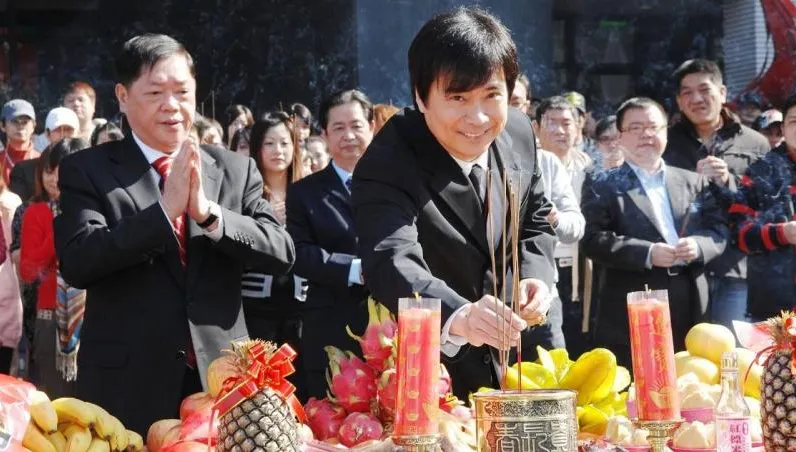 偶像劇帝國誰接班？三立「姊弟撕破臉」爭權！人事變動影響全家族