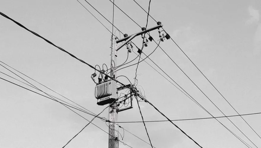 午後大雷雨！閃電擊中變電箱　台中新社1451戶停電