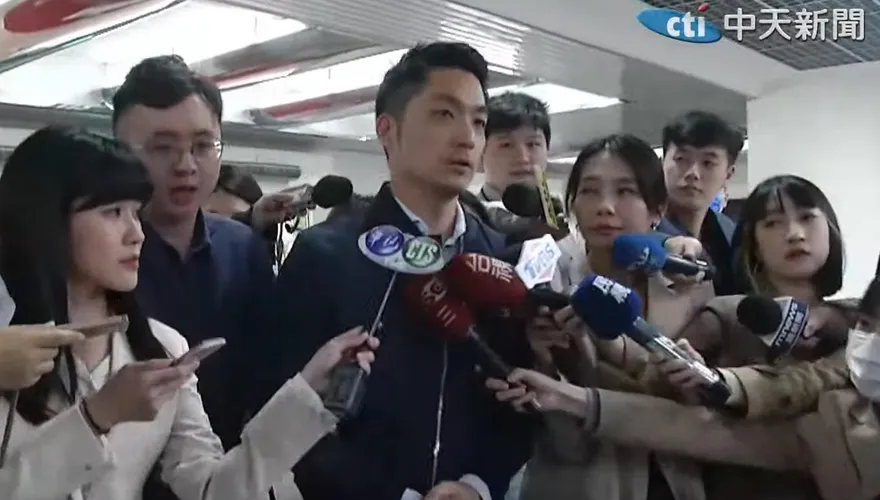 費鴻泰當面要求做出「痛苦決定」？蔣萬安大笑一聲回應了！
