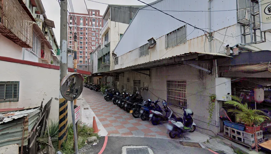 影/噁！房東藉口「帶人看房」闖香閨　開衣櫃拍照、聞內褲