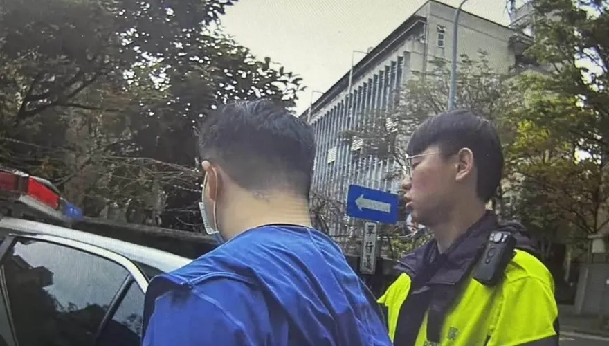影/噁男咖啡罐藏針孔、偷拍高校女底褲　動作熟練被活逮