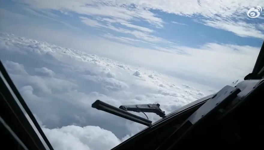 影/解放軍環台軍演　東部戰區發布「台島上空的聲音」曝轟炸機第一視角