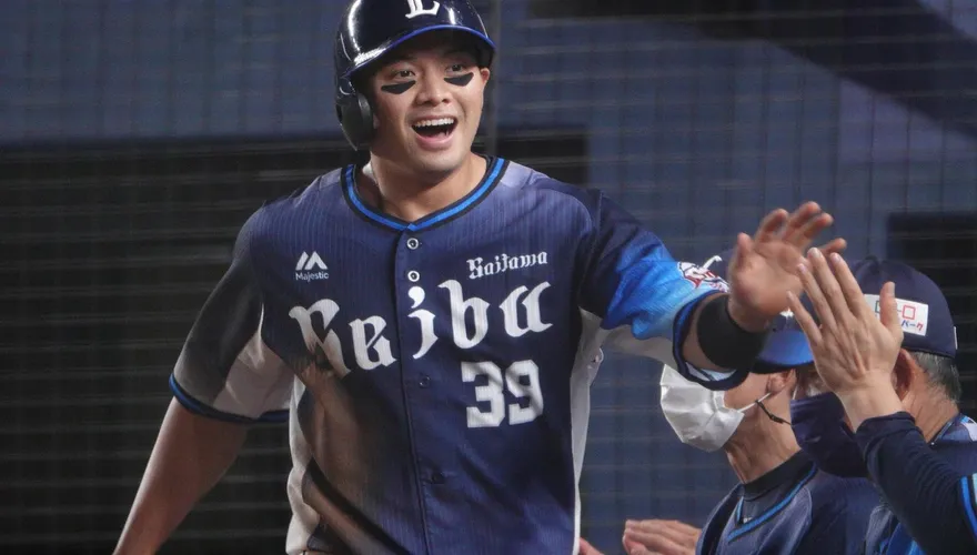 影/吳念庭入選亞運帶強運！本季第2轟出爐　粉絲讚：外野手連一步都沒動
