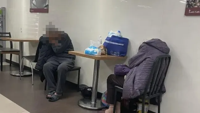 台中「住」超商老夫妻！兒子賣房被罵爆：不知他們在流浪