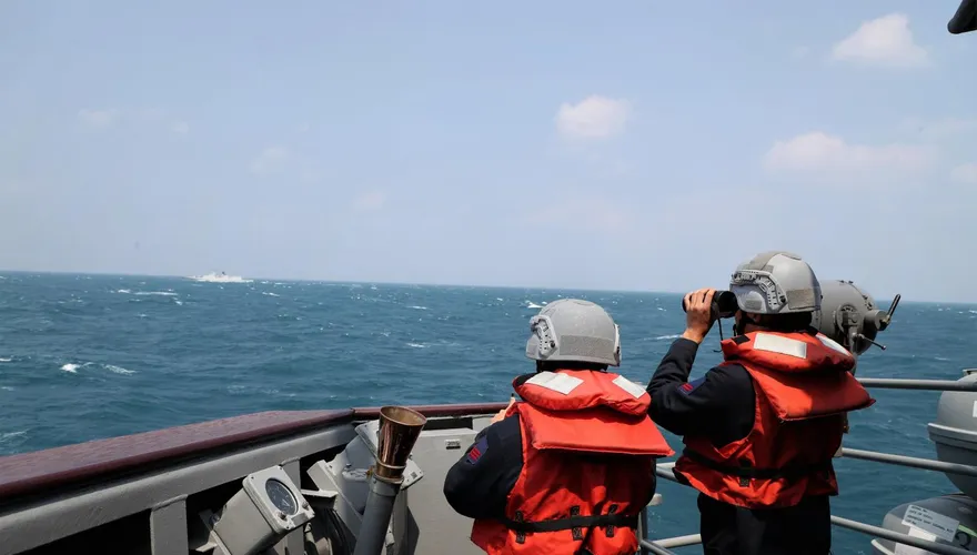 陸驅逐艦再侵擾澎湖海域 　我海軍艦艇監控「被提醒位置」