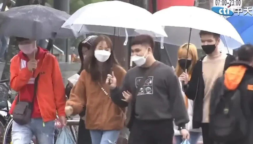 北東猛變天轉雨！冷氣團再急凍2天　低溫跌剩10度