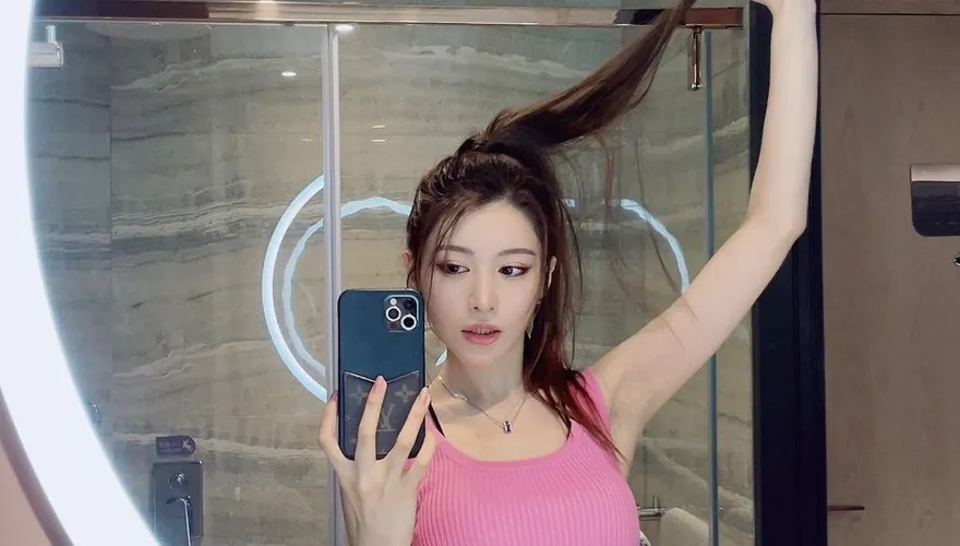 香港出生AV女優相澤南回港旅遊　吃道地美食嬌喊：我愛香港