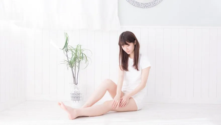 「妹妹」皺巴巴！正妹摸到「滿滿顆粒」憂長菜花 原因曝