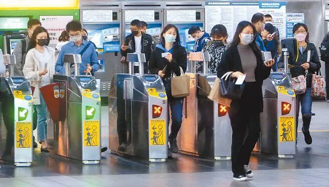 搭捷運、公車、火車今起免戴口罩　剩2處強制戴緊緊