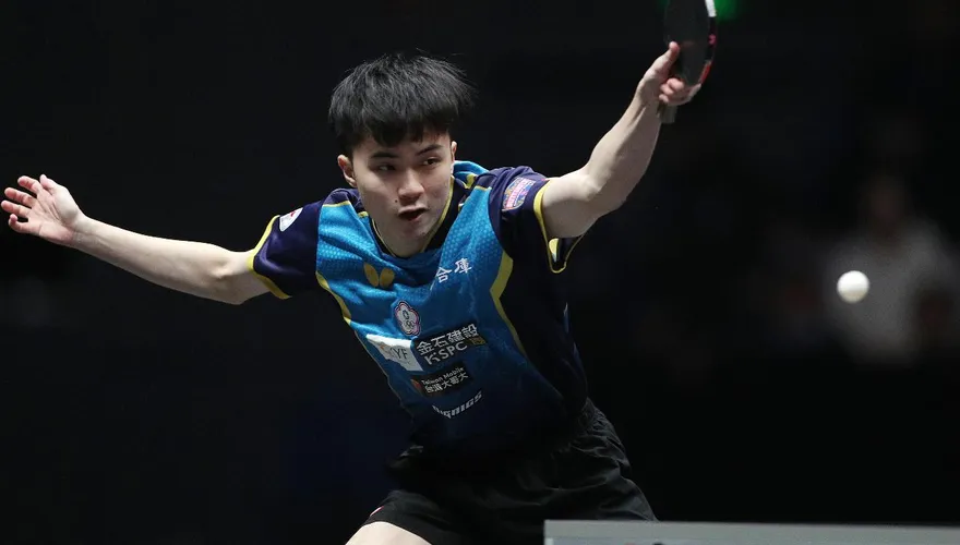 影/林昀儒逆轉勝！帶傷拍落同齡日本好手　晉澳門冠軍賽16強