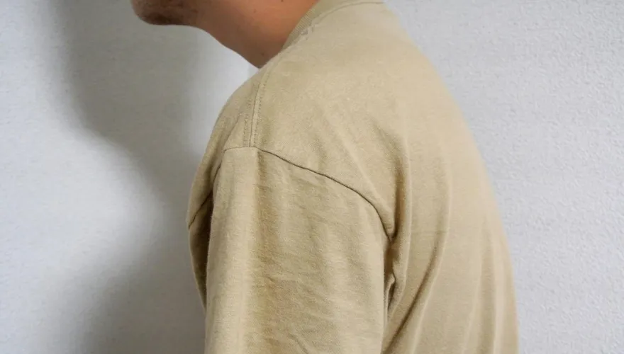 長期姿勢不良變「烏龜頸」　小心影響臉型平衡成大小臉