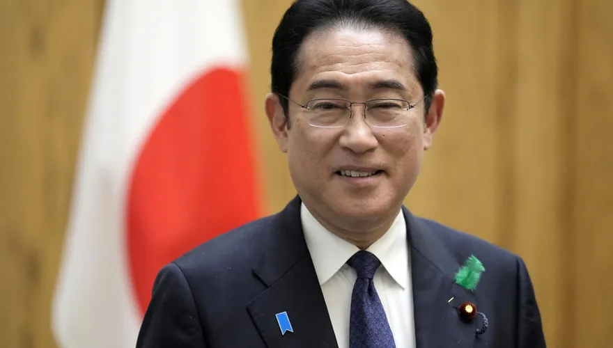 日相遇襲事件後一週　岸田親返事發地向漁民當面致謝