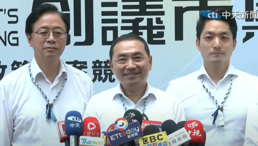 訪新加坡密會總理李顯龍？侯友宜笑而不答未否認