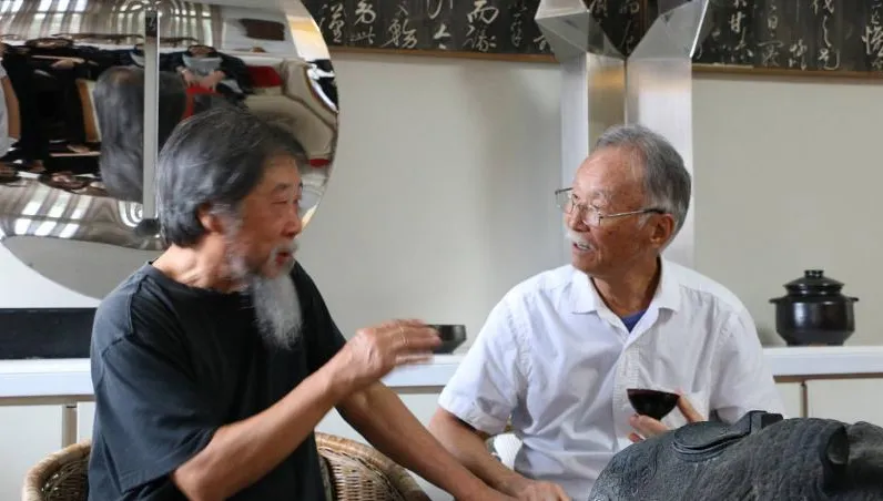 相差46歲！昔爆朱銘秘戀越傭　千萬藝術品大方送、她婚後行蹤成謎
