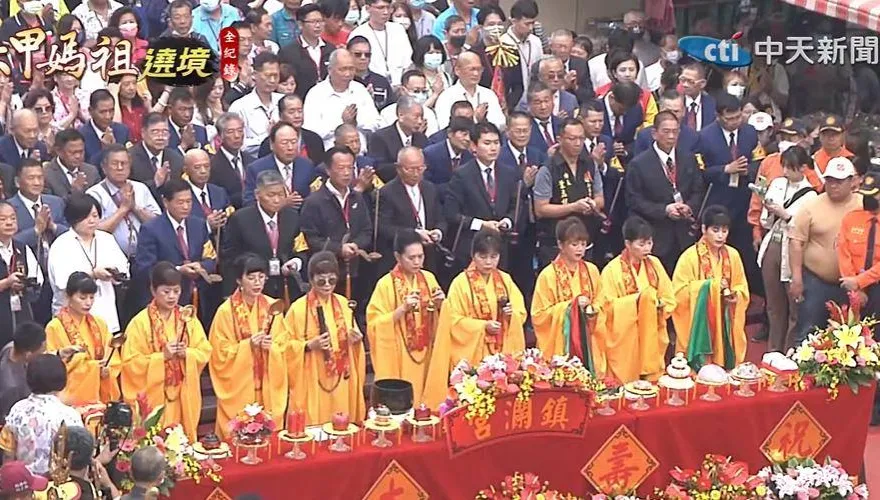 大甲媽遶境/天上聖母祝壽大典！萬名信眾祈福　晚間11點起駕回鑾