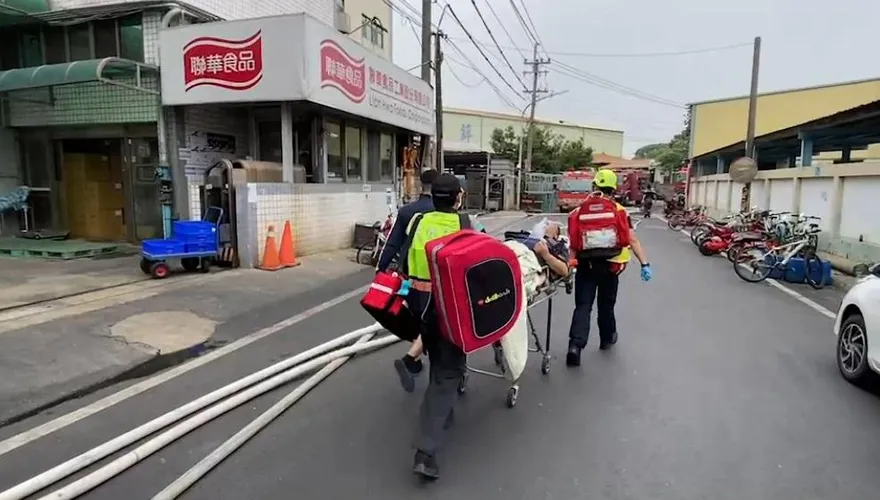 影/聯華食品彰化廠大火7死3人OHCA　疑慌亂時躲冷藏庫遭嗆傷