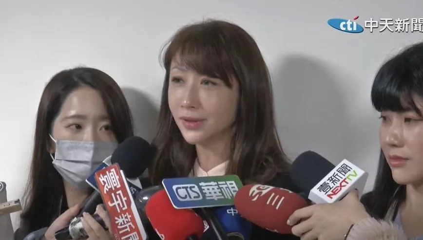 許淑華自曝PO香肩照原因　「還不錯就放一下」