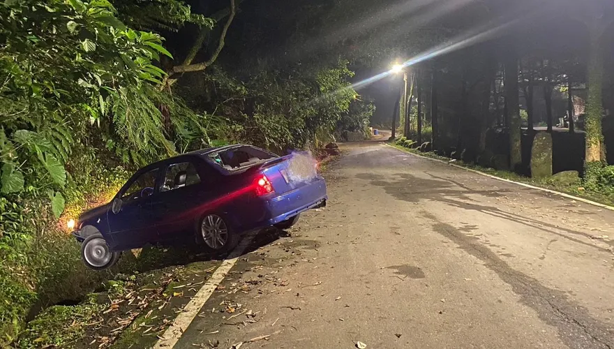 影/公親變事主！喬債話太多惹毛債主　先押再扁、砸車撞山