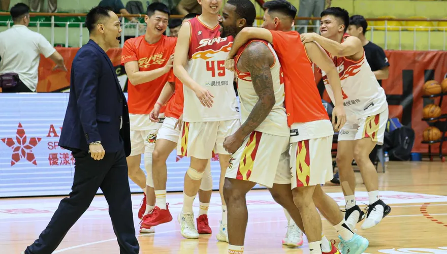 救世主是他！萊斯飆44分超狂大三元助太陽2OT奪勝　季後挑戰賽扳平英熊