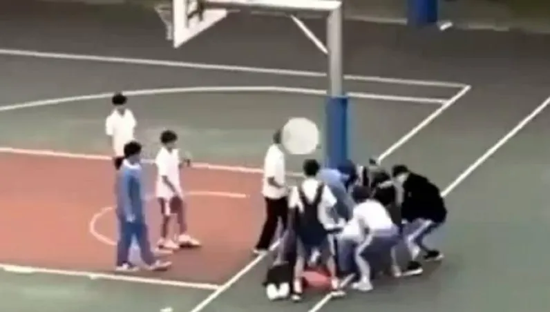 南港高工球場鬥牛變鬥毆！男學生不敵「7打1」慘遭打破頭、擦挫傷
