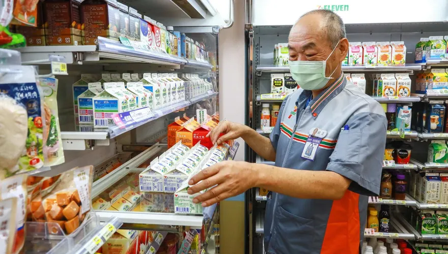 醫點名「5款超商飲料」甜甜的卻「鈉超標」！喝多恐水腫、尿結石