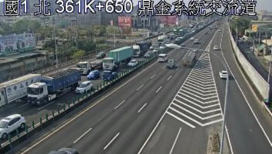 快訊/國1南下365K處3車連環撞　回堵5公里車速剩30