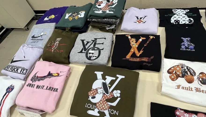「翻玩」精品、潮牌商標自製服飾　2年售出4千件獲利數百萬
