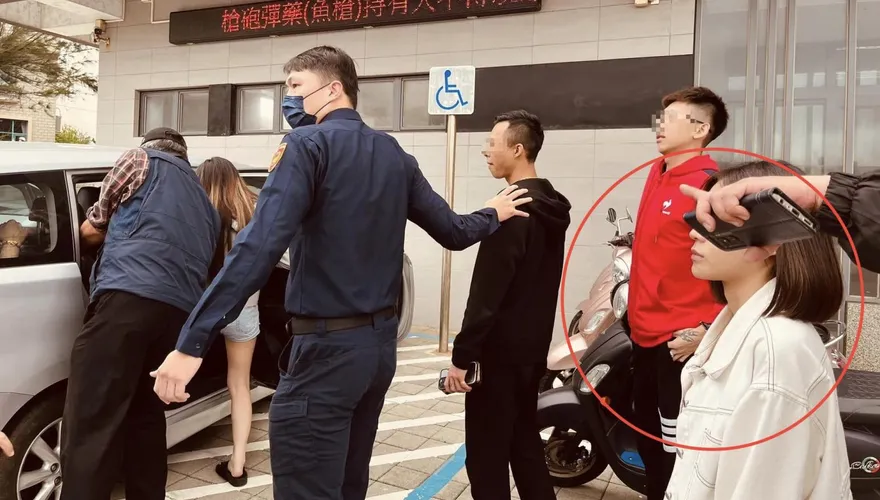 6惡煞圍毆澎湖孝子被趕回台　她囂張比YA喊「拍好看一點」遭肉搜