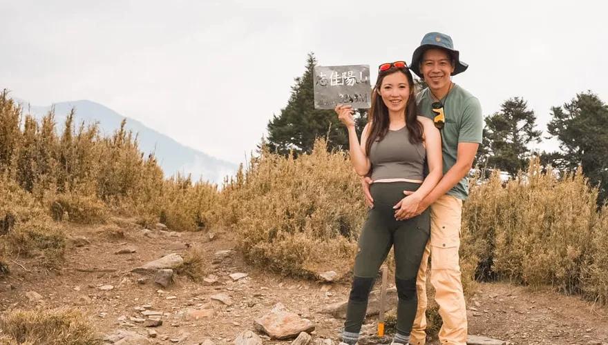 地表最強孕婦！網紅挺8月肚攻百岳惹議　婦產科醫警風險大「嚴重恐致胎死腹中」