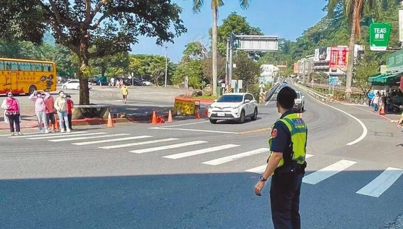 翻轉行人地獄！嘉義加強取締「車不讓人」違規　最大宗卻是闖紅燈…