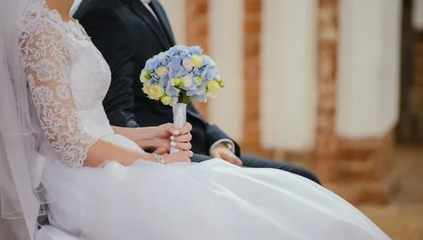牆上驚見大齡女徵婚公告　網友看條件吐槽：「她要的我都沒有」