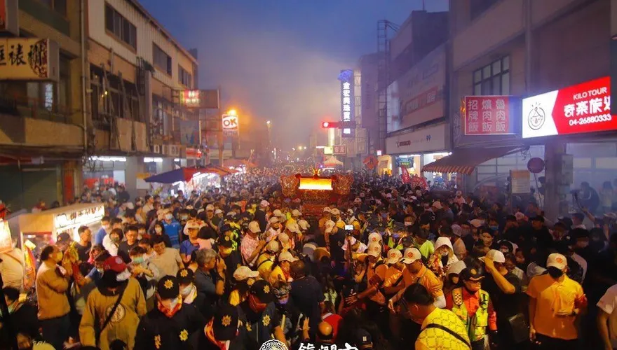 大甲媽遶境/9天8夜遶境落幕！大甲媽抵台中鎮瀾宮安座　擠滿信眾迎接