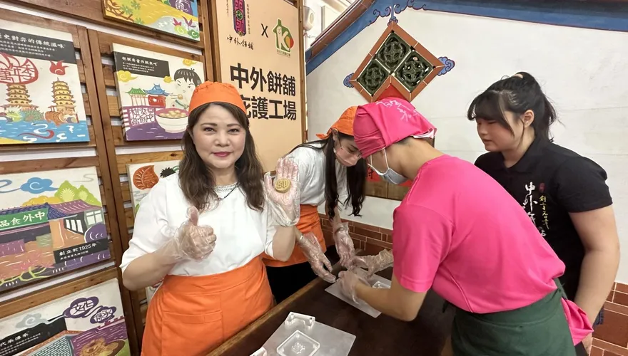 陳玫娟參訪中外餅舖庇護工場　盼政府落實弱勢勞工照顧