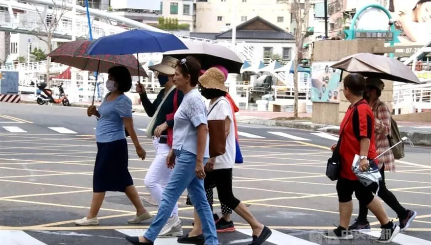 豔陽高照！南部「2縣市」亮高溫燈號　中午前後上看36度