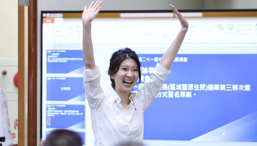 藍營侯、郭之爭要挺誰？　李明璇12字表達立場