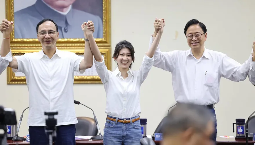 韓國瑜出手挺最美發言人！李明璇曝挑戰「綠到出汁」 選區立委理由