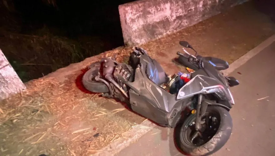 影/「差10公分」成亡魂！　大學生雙載夜遊遇「死亡彎道」自摔險墜谷