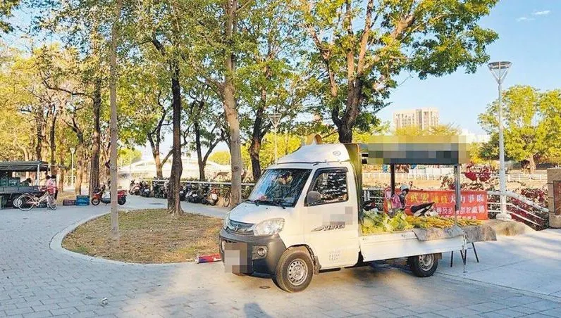 機車、攤車闖入公園引起民怨　養工處：不聽勸將會開罰