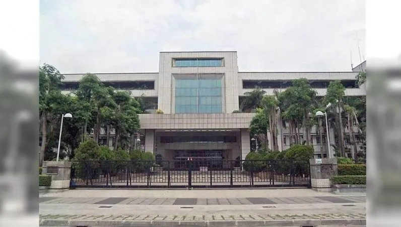 6歲童遭公園搖搖椅夾頭骨折！　家長怒提國賠卻因「這原因」扛7成責