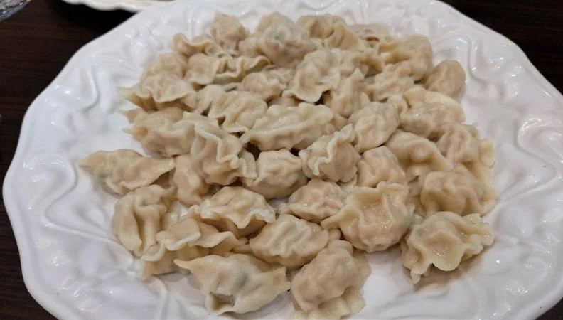 體恤農民！北斗鎮農會收購「菜王」高麗菜　包水餃1顆不到3元