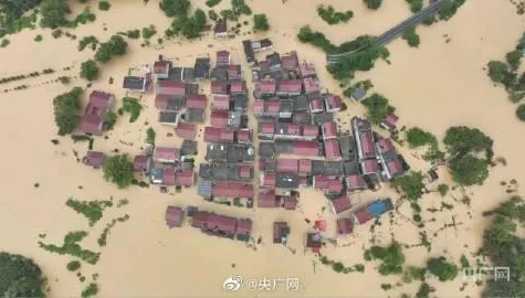影/一覺醒來「1樓變泳池」！江西超強暴雨來襲　29萬人受災損失逾10億